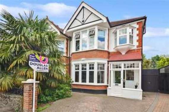 3 Bedroom End of Ter...